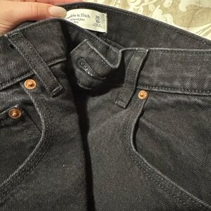 Abercrombie & Fitch High Rise 90s Relaxed Jeans